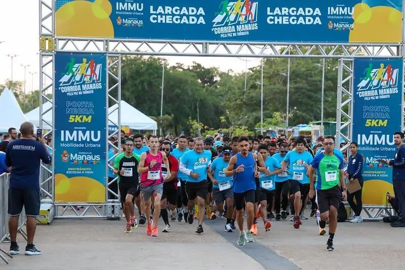 Prefeitura reúne quase 800 corredores em corrida ‘Manaus pela Paz no Trânsito’