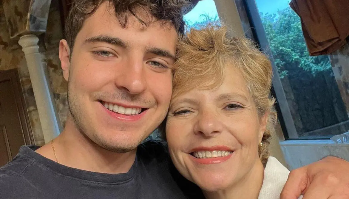 Filho de Gugu Liberato homenageia a mãe em aniversário após briga na Justiça