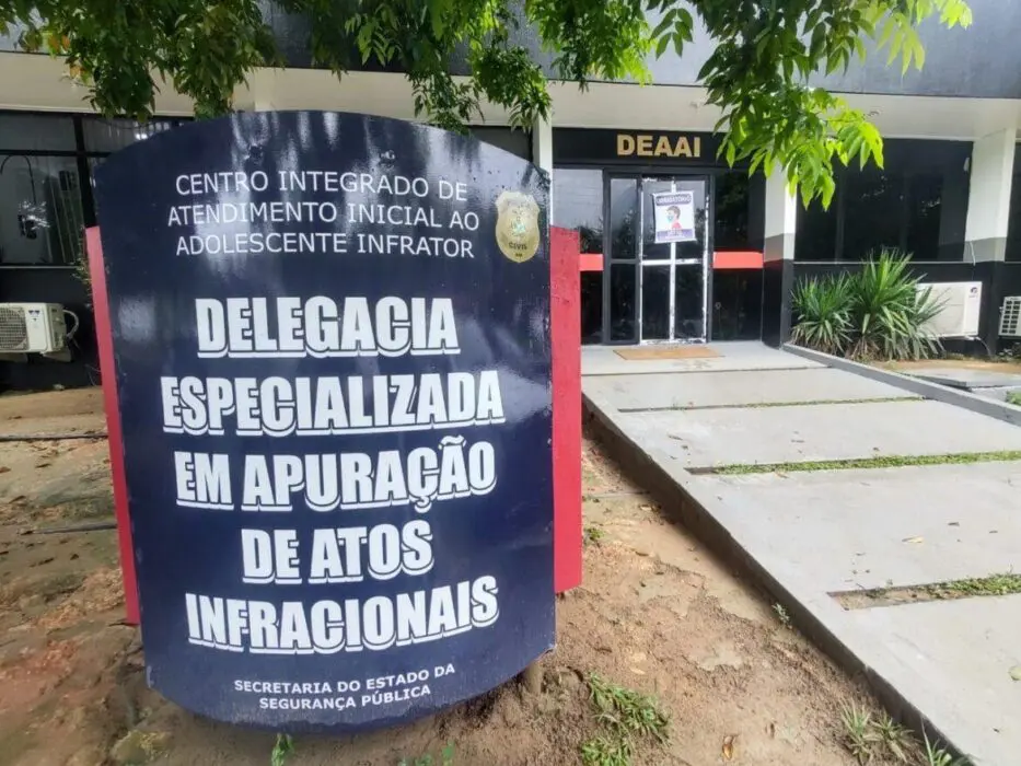 Adolescente é apreendido suspeito de estuprar os irmão e filmar o ato
