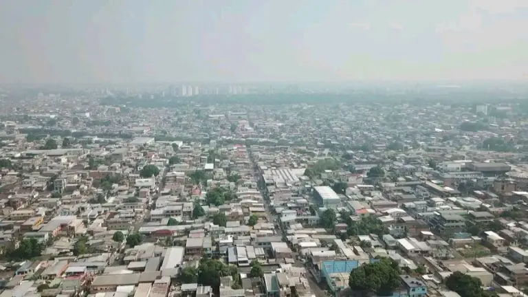 Manaus tem qualidade do ar monitorada pela Defesa Civil devido à presença de fumaça