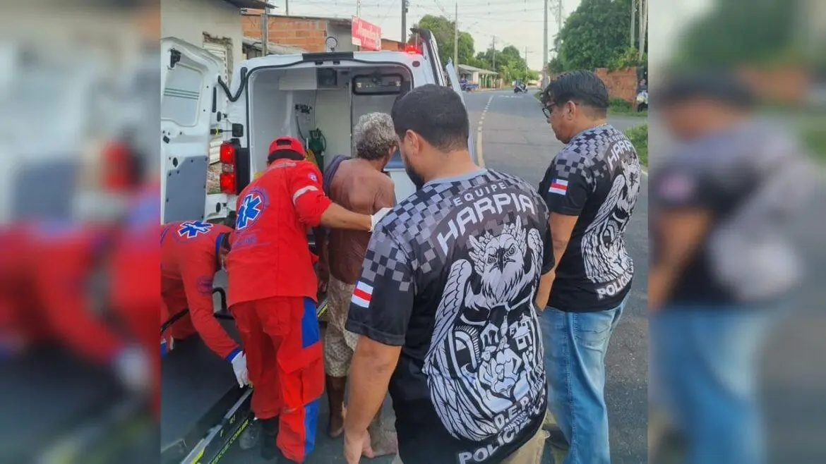 Idoso é resgatado em meio do lixo em Parintins-AM
