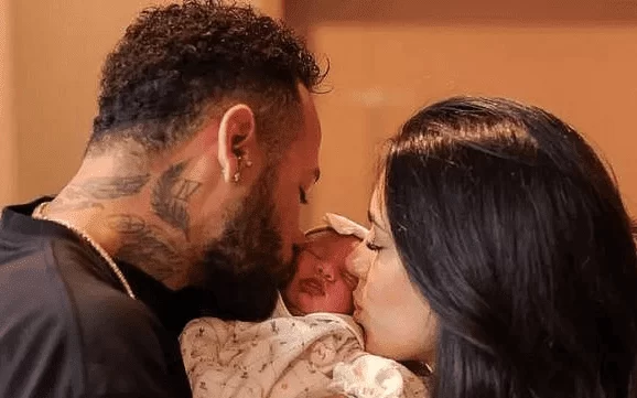 'Você já é muito amada por nós', diz Bruna Biancardi ao publicar fotos com a filha e Neymar