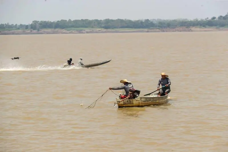 Pescadores são beneficiados com kits de proteção solar