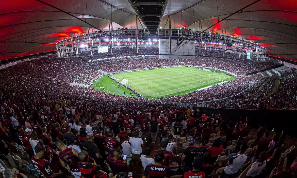 Flamengo derrota o Vasco no Maracanã