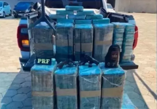 Avião com quase meia tonelada de cocaína pousa em fazenda do cantor Leonardo em Goiás