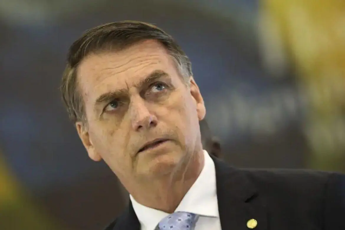 STF mantém multa de R$ 20 mil a Bolsonaro por reunião com embaixadores