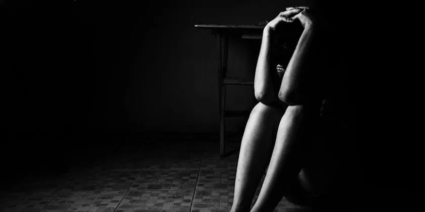 Homem abusa da enteada de 13 anos e é morto pelo irmão da vítima