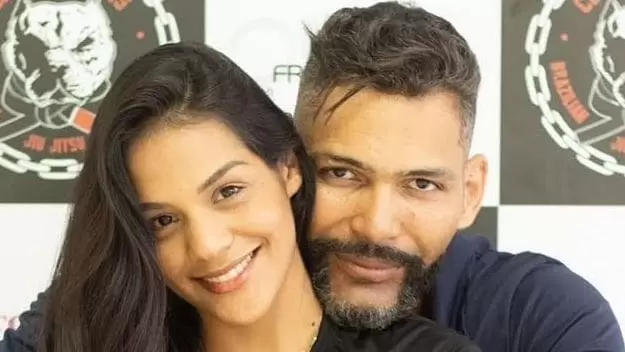 Ex-lutador de MMA irá a julgamento um ano após assassinato da esposa