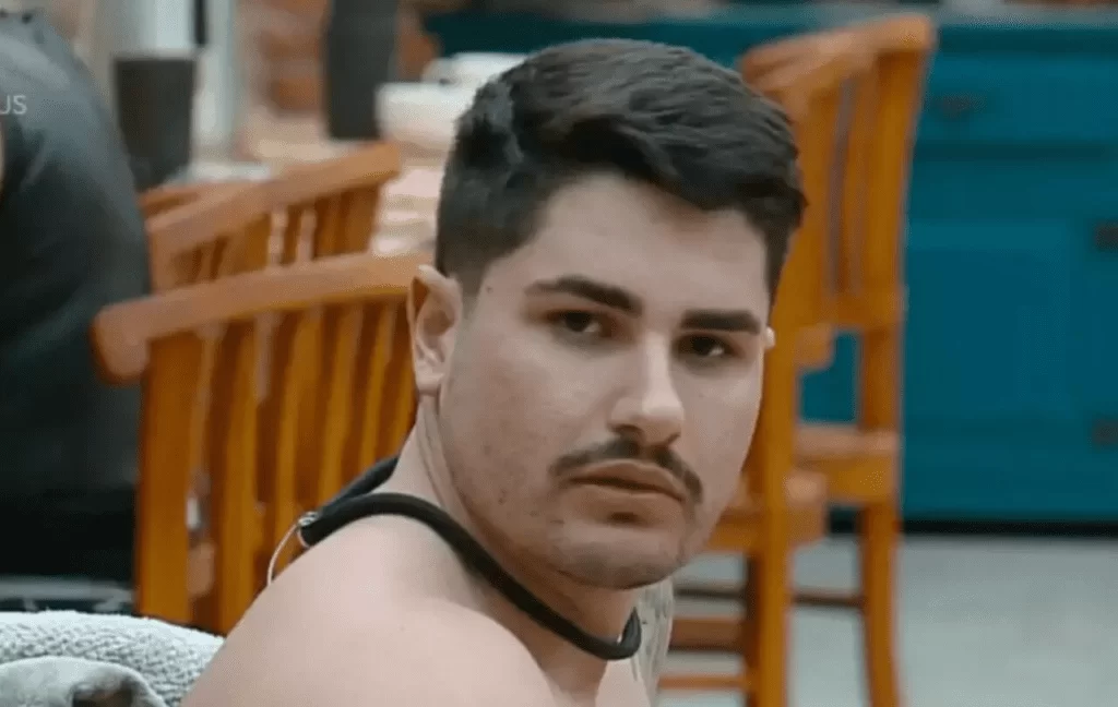 A Fazenda 15: Justiça bate na porta e obriga Record a pagar dívida de Lucas Souza para continuar no programa