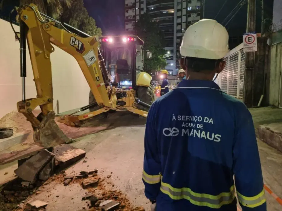 Obras de esgoto avançam nas avenidas Mário Ypiranga e João Valério, na zona Centro-Sul de Manaus