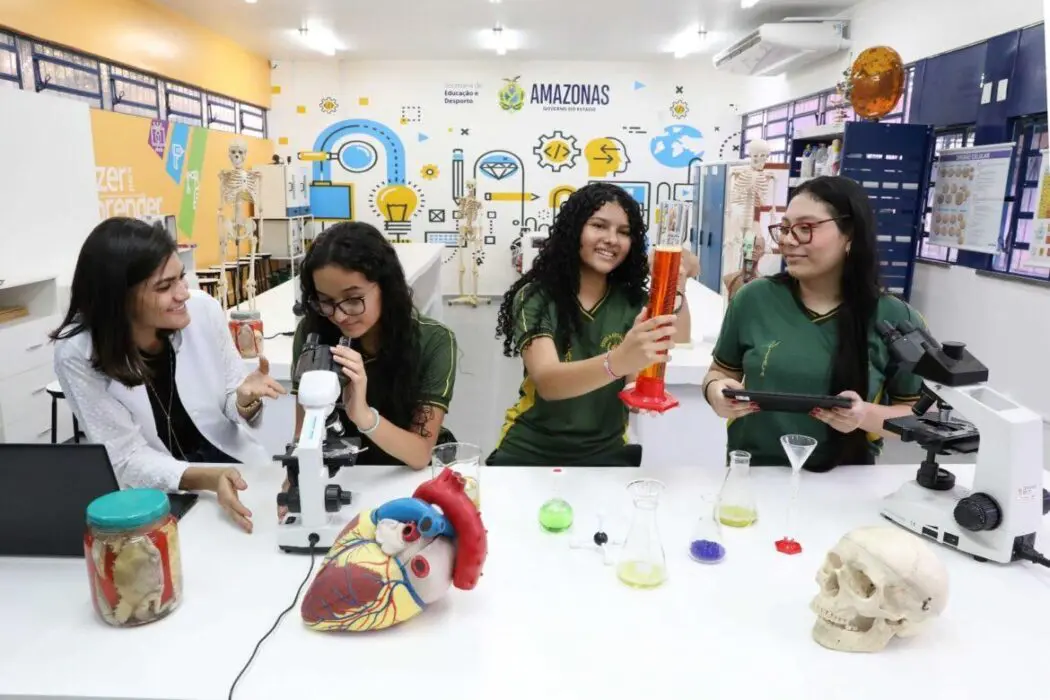 Rede estadual do Amazonas terá 15 representantes na 10ª edição do Programa Futuras Cientistas