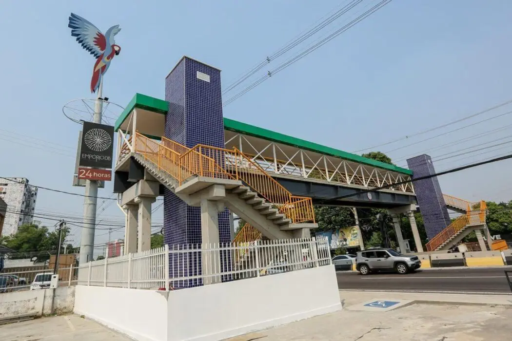 Governo do Amazonas e Prefeitura de Manaus inauguram a passarela da Avenida Ephigênio Sales