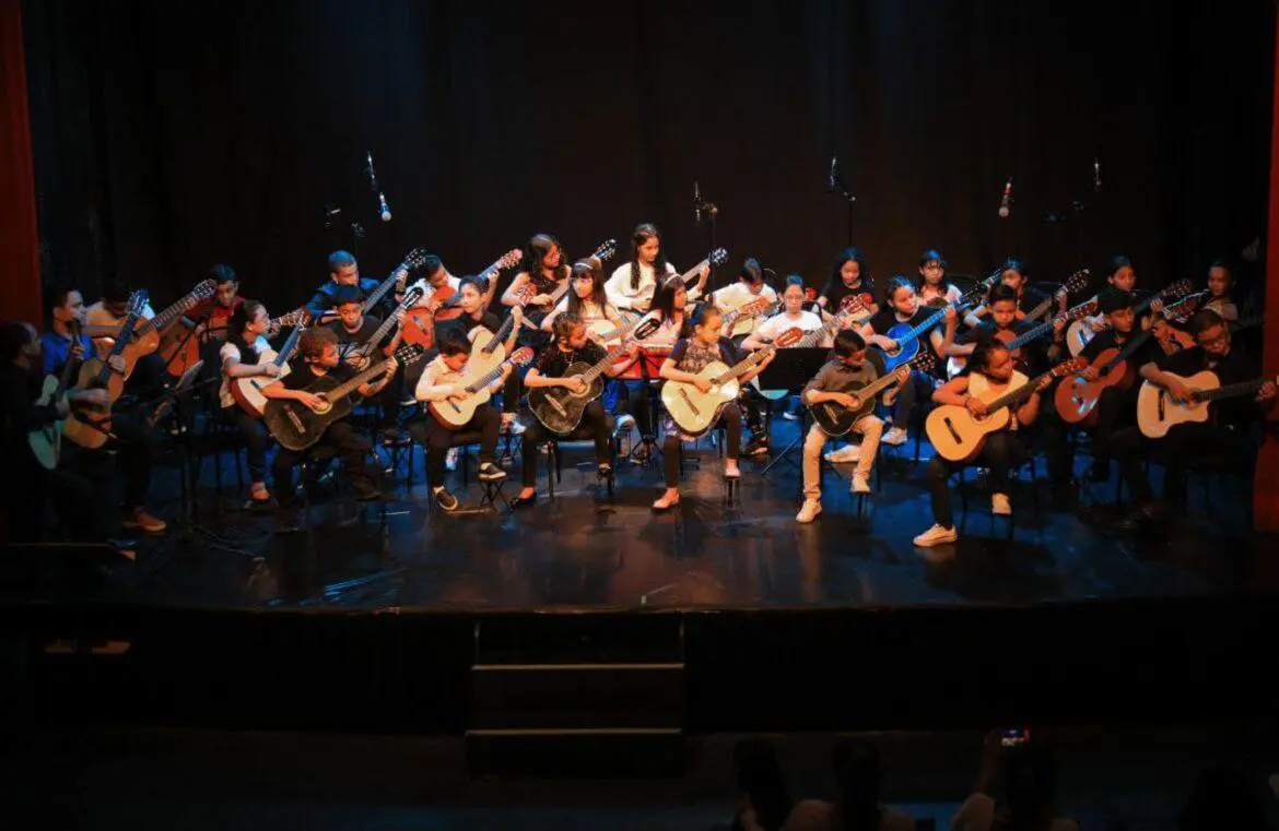 Alunos do curso de música infantil do Liceu Cláudio Santoro realizam mostra de fim de ano
