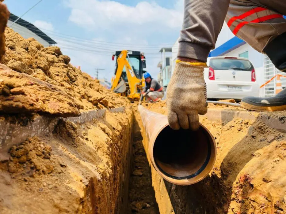 Saneamento básico: Centro de Manaus recebe obras de implantação de rede de esgoto