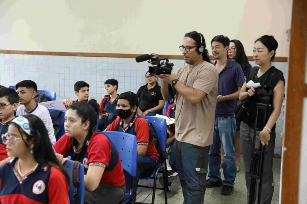 Rede de Tv Japonesa NHK produz reportagem sobre escola bilíngue Djalma Batista