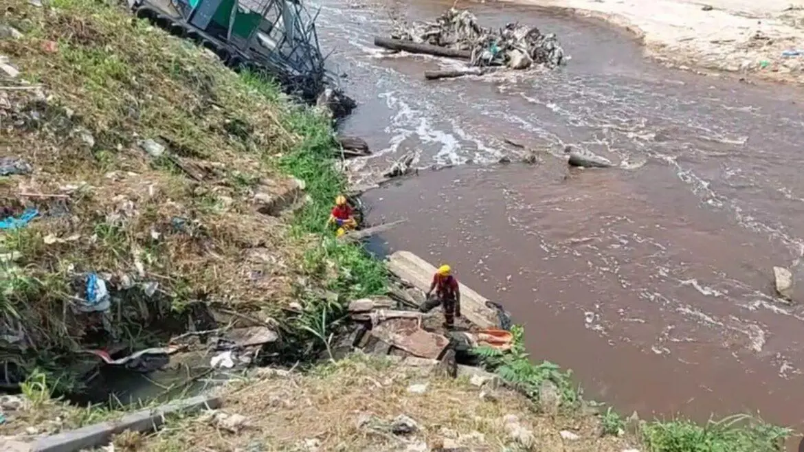 Corpo com marcas de facadas é encontrado boiando em igarapé
