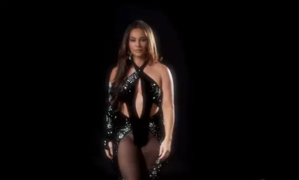 Paolla Oliveira entra no clima de Carnaval e ganha elogios de famosos