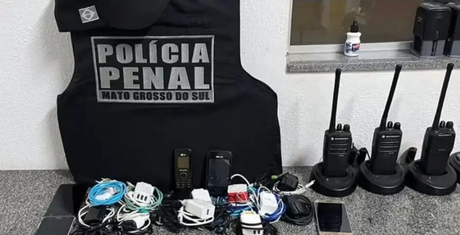 Operação apreende mais de mil celulares em presídios do país