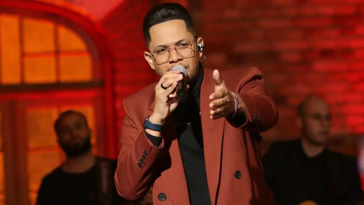 Cantor gospel Pedro Henrique morre após passar mal no palco
