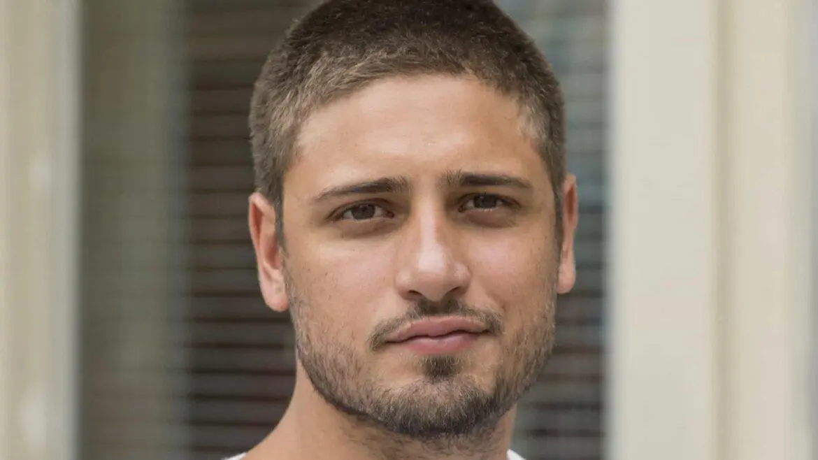 Daniel Rocha entra em 'Terra e Paixão' para conquistar Anely