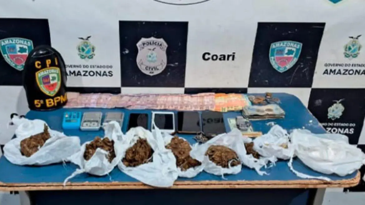 Mulher é presa com drogas e dinheiro no interior do Amazonas