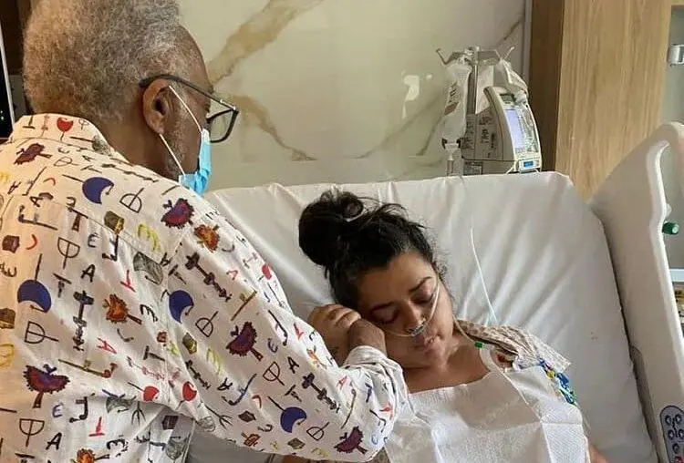 Internada, Preta Gil recebe o carinho do pai e se declara: 'Te amo'