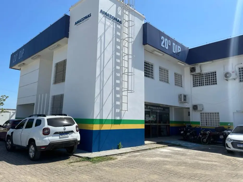 Homem foi preso em flagrante por receptação de motocicleta e posse de arma de fogo, no Tarumã