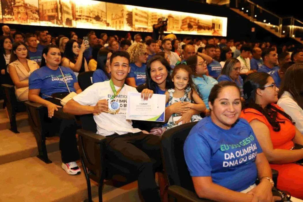 Alunos da rede estadual do Amazonas são premiados em um dos maiores programas de inclusão social do Brasil