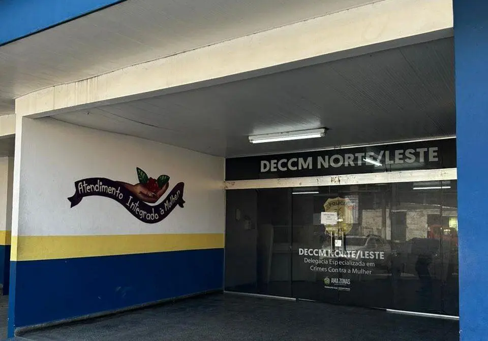 Violência doméstica: homem é preso por descumprir medida protetiva, injuriar e ameaçar a ex-companheira