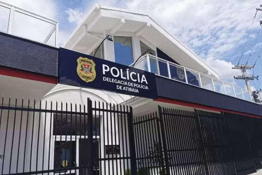 Mulher descobre traição, decepa pênis do marido e se entrega à polícia, em Atibaia (SP)