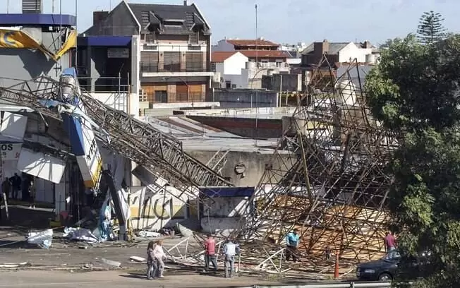Vídeos: tempestade atinge a Argentina com ventos de 180 km/h, causa mortes e deixa rastro de destruição