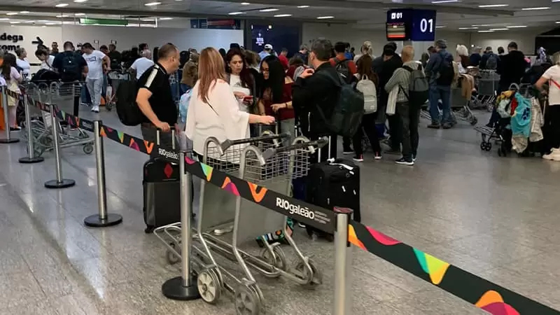 Auditores da Receita fazem operação-padrão em aeroportos nesta terça