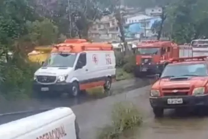 Avião de pequeno porte cai em São Paulo e deixa 2 mortos