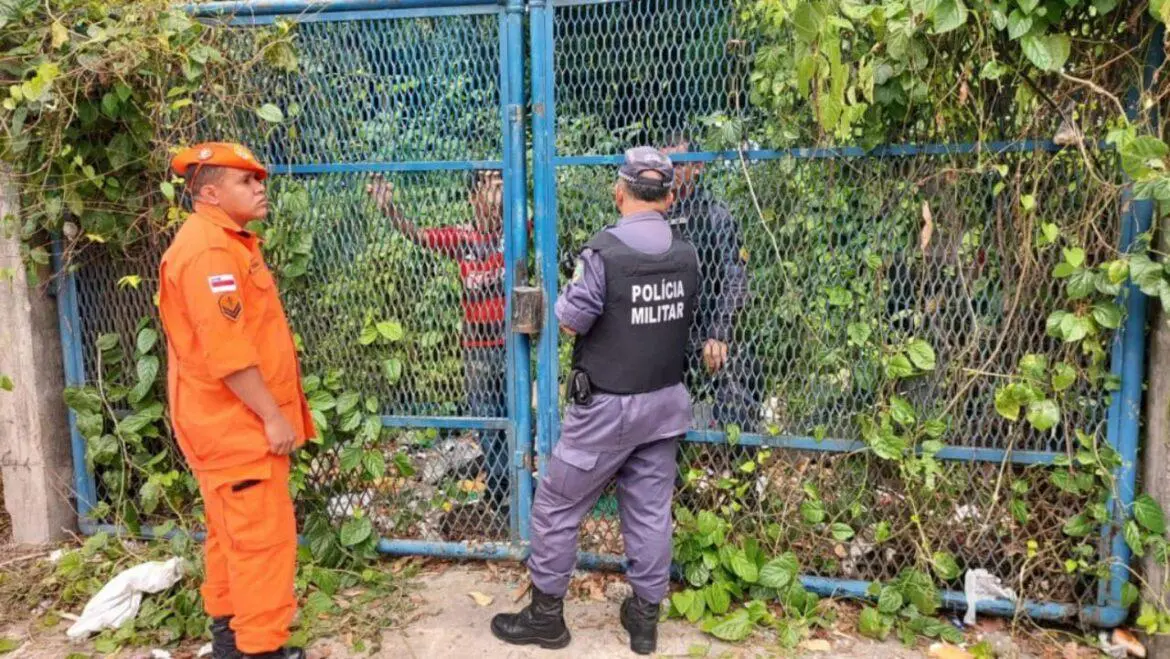 Corpo é encontrado enterrado de ponta cabeça em poço