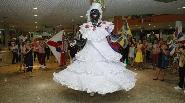 Chegada de Kamélia marca abertura do Carnaval de Manaus neste sábado (3)