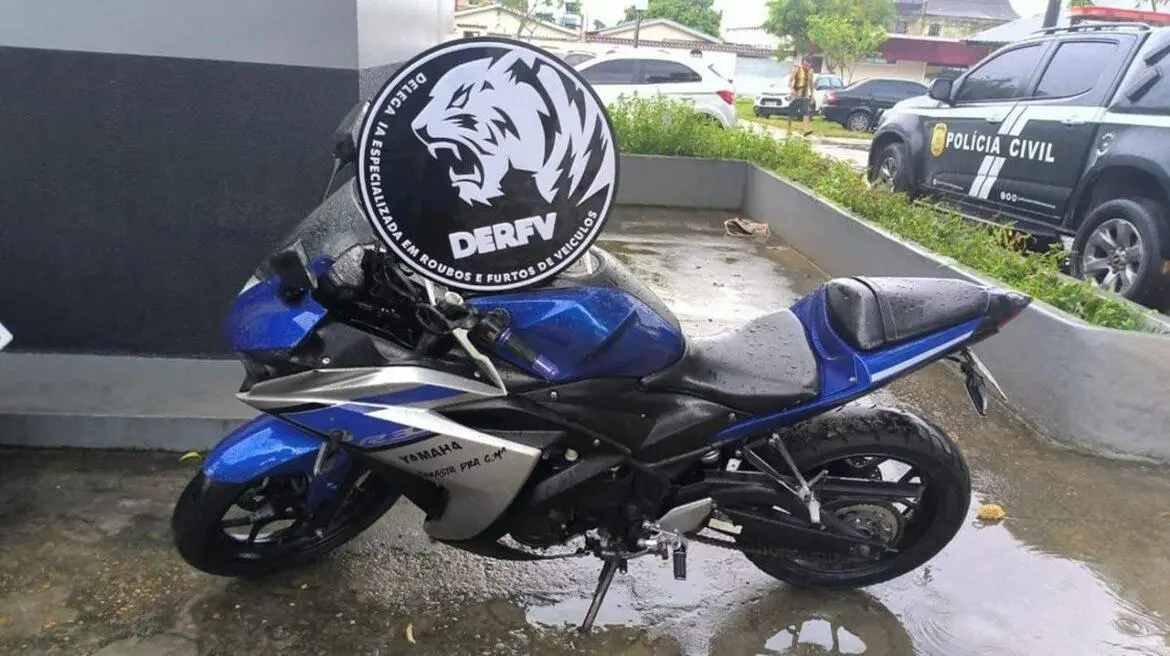 Homem é preso tentando vender moto roubada em site de leilão