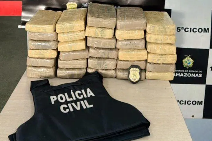 Polícia apreende 30 quilos de maconha do tipo skunk vindo do município de Barcelos