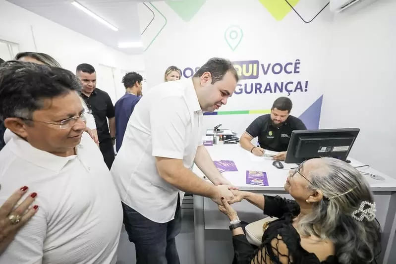 Governador em exercício, Roberto Cidade, entrega Centro de Proteção do Idoso revitalizado no bairro Parque 10