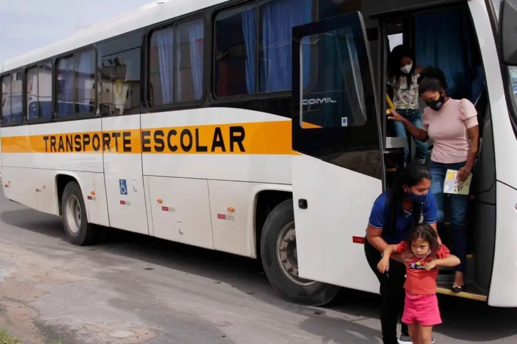 Orientação aos pais sobre cuidados na contratação de transporte escolar