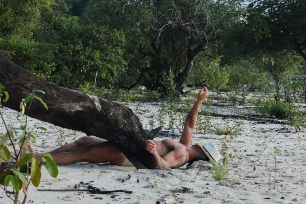 Exposição fotográfica mistura lenda e realidade para alertar sobre a situação das espécies no Amazonas