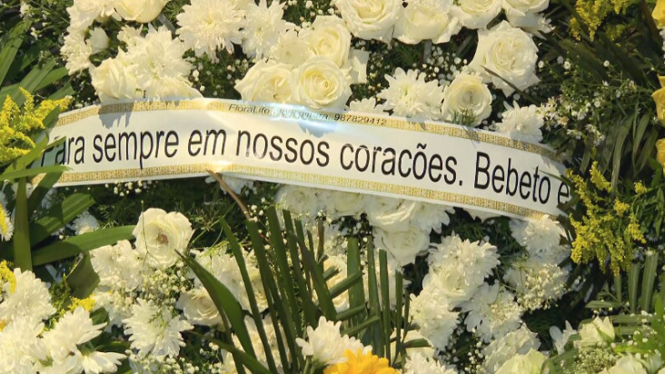 Reinaldo, Bebeto, Cafu e outros astros do futebol dão adeus a Zagallo em velório