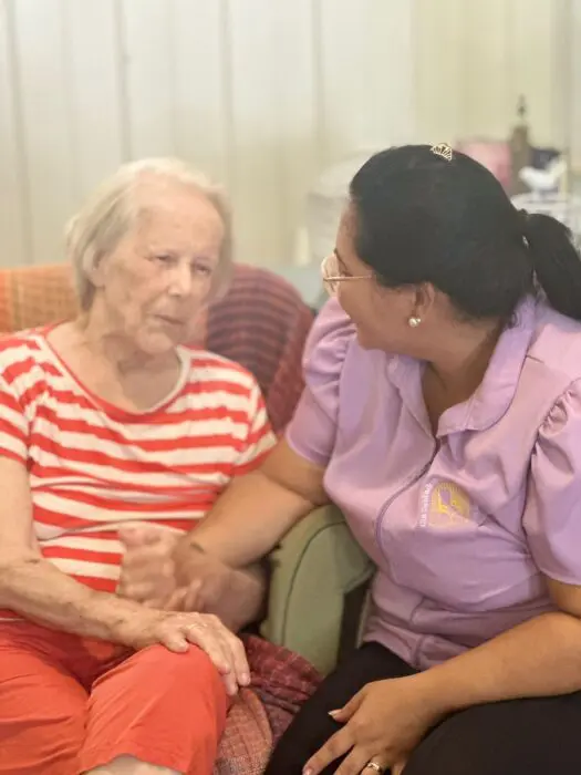 Home care se torna alternativa de segurança para idosos