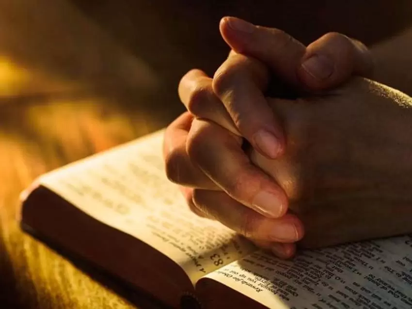 Brasil tem mais templos religiosos do que prédios de educação e saúde