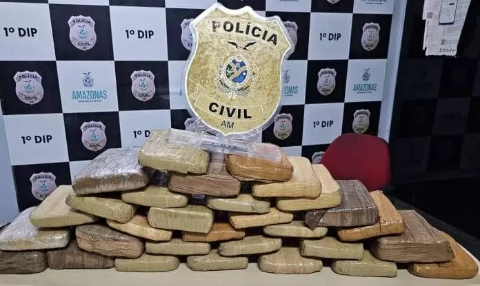 Cantor famoso de Forró de Manaus é preso com mais de 30 kilos de entorpecentes