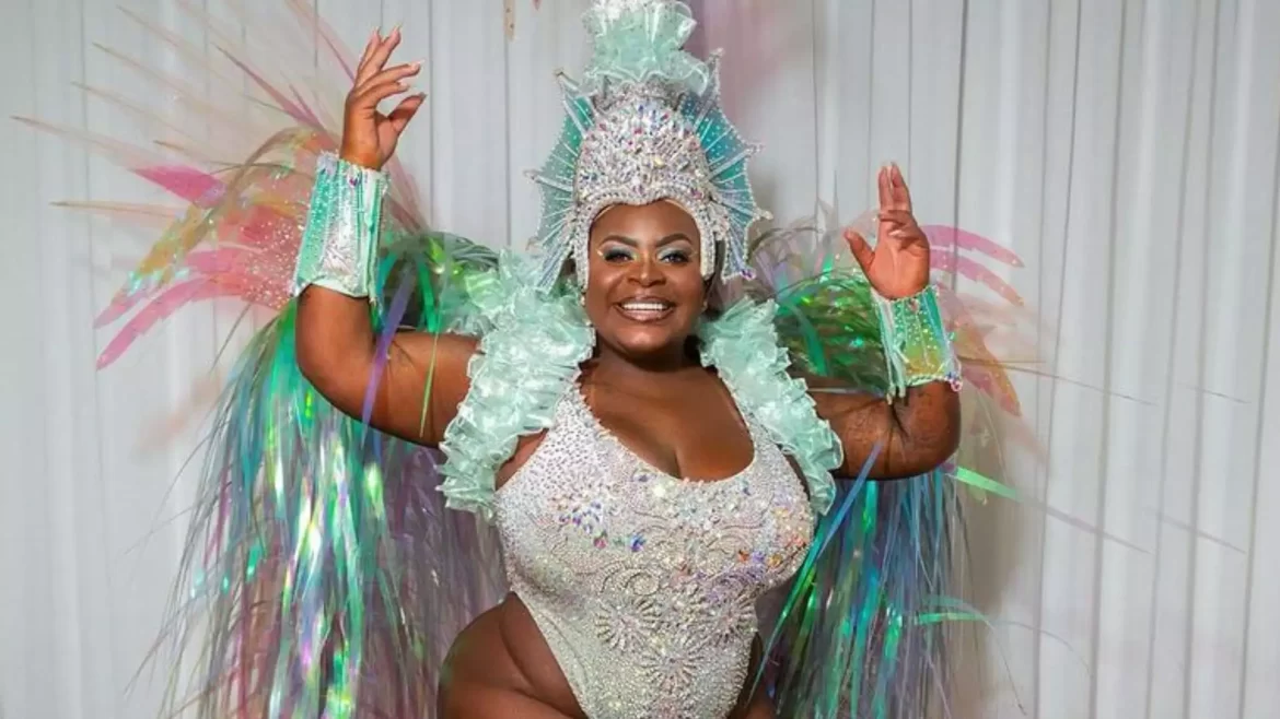 Jojo Todynho estreia como musa da Mocidade e brilha em desfile