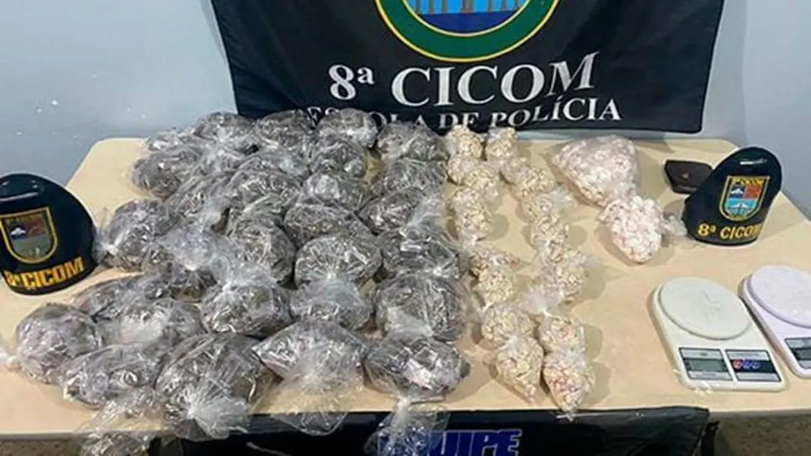 Trio é preso com mais de 4 mil trouxinhas de drogas no bairro Compensa