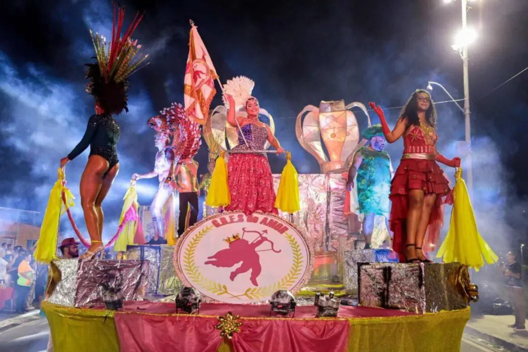 Escolas de Samba do Grupo Experimental desfilam na zona norte em busca do título de 2024