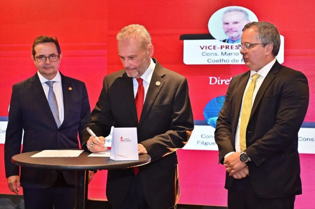 Ouvidor do TCE-AM toma posse como vice-presidente do Instituto Rui Barbosa, em Brasília