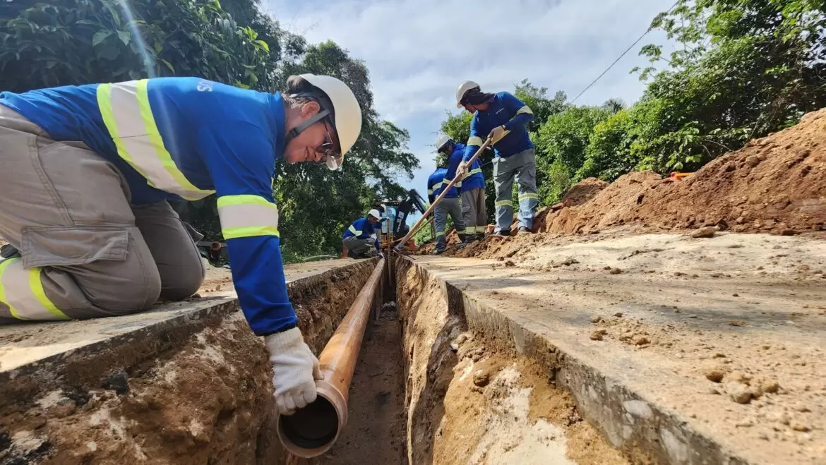 Trata Bem Manaus: Obras de implantação de mais de 2 mil metros de redes de esgoto chegam à Ponta Negra