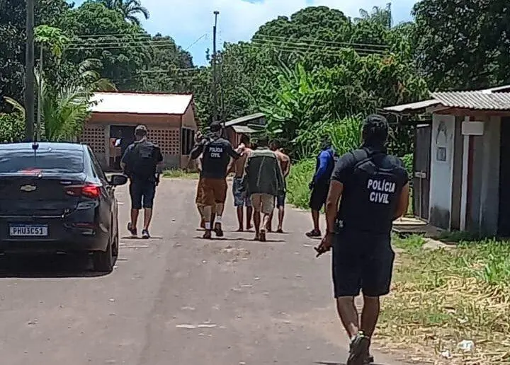 Polícia prende trio envolvido com comércio de drogas em Parintins